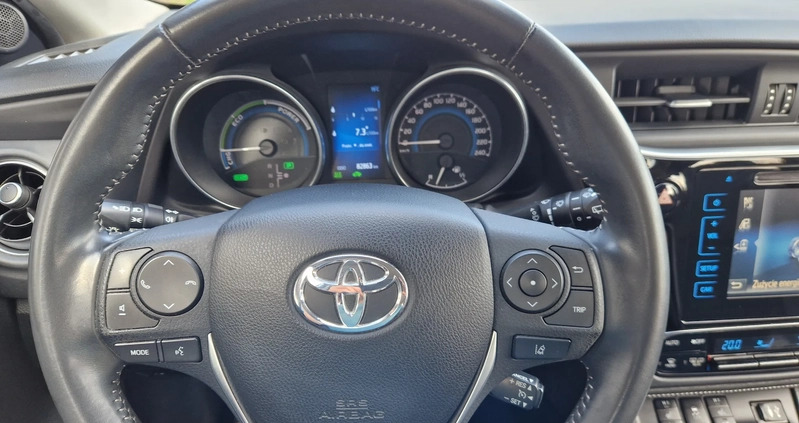 Toyota Auris cena 64900 przebieg: 82000, rok produkcji 2016 z Połaniec małe 172